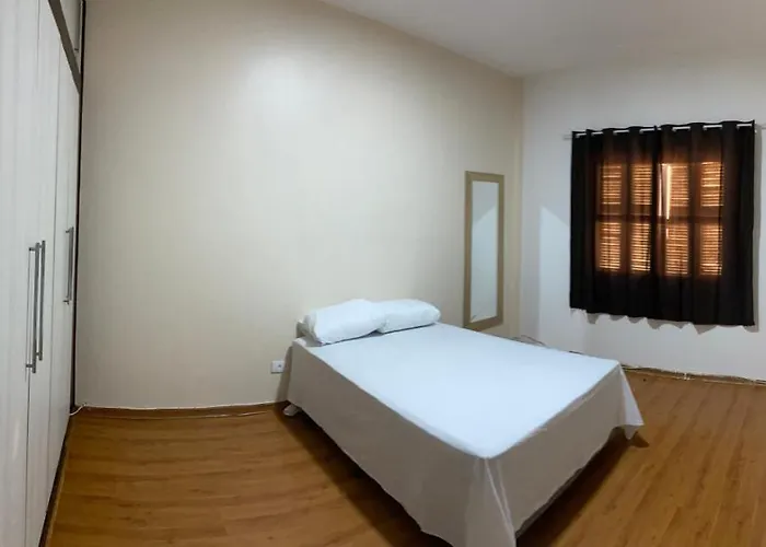 Apartamento Para Pessoas De Familia Ou A Negocio, Ap Grande 3 Quartos No Bras Proximo Igreja Mundial,Mercado Municipal, 25 De Marco, Templo Salomao, Metro Dom Pedro Ll, Bancos, Mercado E Etc